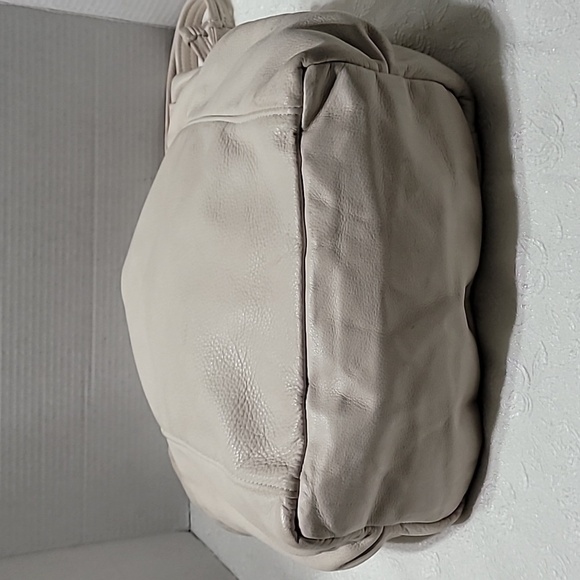 Victoria Leather Beige Crossbody Bag - Picture 5 of 13